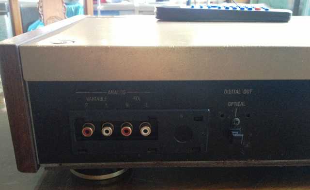 售DENON DCD-1630G CD Player 香檳金色, 護木, 搖控器.. 可直入後級